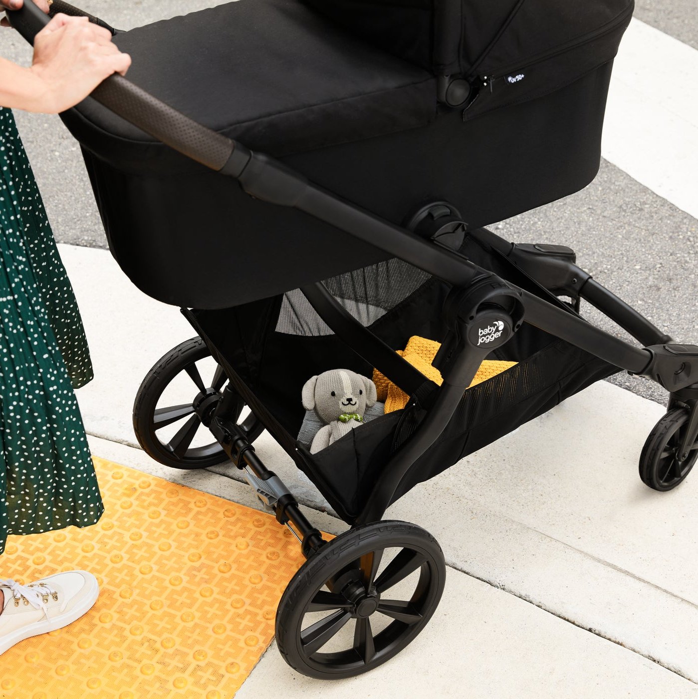 Baby jogger bassinet deluxe sales